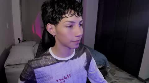 Phil.   INDEPENDENT MODEL online show from 05/29/26, 05:49