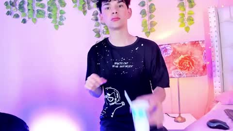 PHILLIP online show from 04/08/26, 04:45