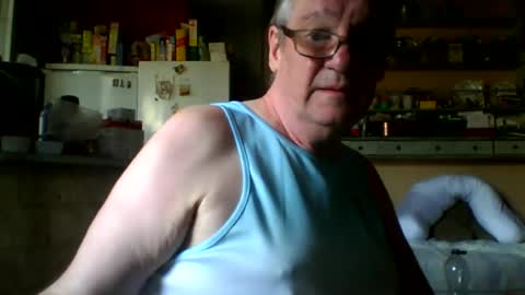 Snapshot of phillboys chatting on 07/03/26, 03:40 phillboys online show from 07/03/26, 03:40