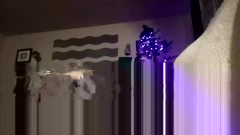 Snapshot of phillipdee chatting on 11/17/25, 06:03 phillipdee online show from 11/17/25, 06:03