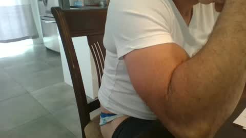 Snapshot of philouuuuu chatting on 01/15/26, 04:22 philouuuuu online show from 01/15/26, 04:22