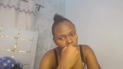 Snapshot of phoebe015 chatting on 02/07/26, 07:39 phoebe online show from 02/07/26, 07:39