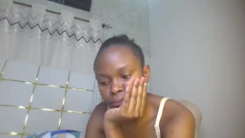 Snapshot of phoebe015 chatting on 02/12/26, 07:31 phoebe online show from 02/12/26, 07:31