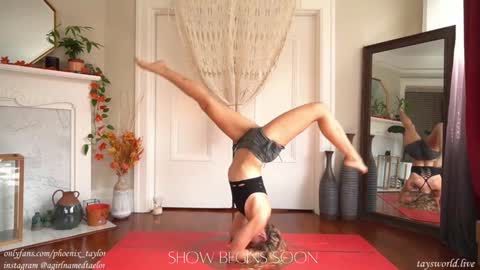 PHOENIX TAYLOR online show from 12/26/24, 12:03