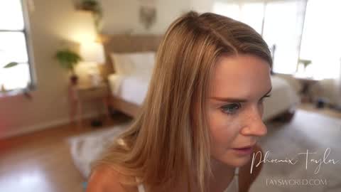 PHOENIX TAYLOR online show from 09/25/25, 12:25