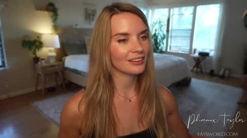 PHOENIX TAYLOR online show from 10/28/25, 12:58