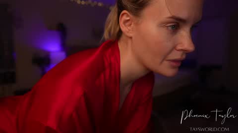 Snapshot of phoenix_taylor chatting on 11/05/25, 01:27 PHOENIX TAYLOR online show from 11/05/25, 01:27