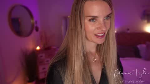 Snapshot of phoenix_taylor chatting on 11/14/25, 02:10 PHOENIX TAYLOR online show from 11/14/25, 02:10