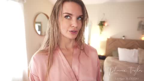 Snapshot of phoenix_taylor chatting on 11/27/25, 06:10 PHOENIX TAYLOR online show from 11/27/25, 06:10