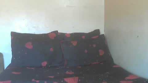 Snapshot of phoenixcandy chatting on 12/12/24, 10:02 phoenixcandy online show from 12/12/24, 10:02