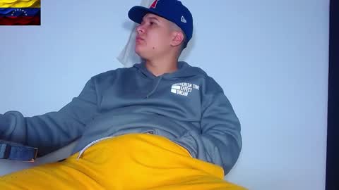 AdnierGnz online show from 02/15/26, 02:47