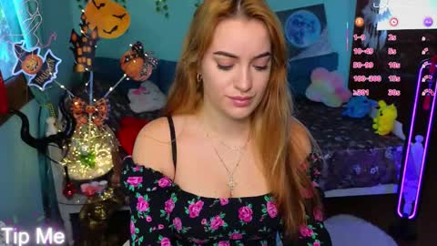 Selena online show from 10/16/25, 06:36