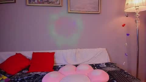 Phoenixvale Pls follow me online show from 11/12/25, 03:34