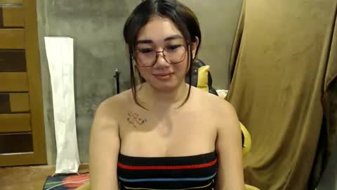 Pia online show from 11/12/25, 12:00