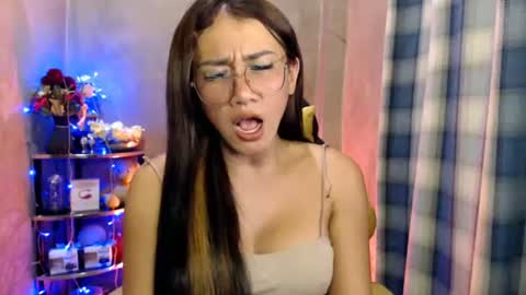 Snapshot of pia_worthsback chatting on 06/20/26, 11:57 Pia online show from 06/20/26, 11:57