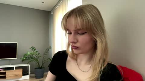 Snapshot of piastonesifer chatting on 06/16/26, 11:40 Kristie online show from 06/16/26, 11:40