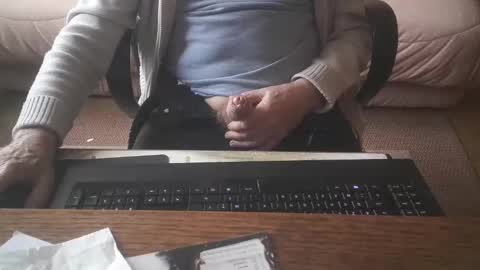Snapshot of piavola chatting on 05/05/26, 10:56 piavola online show from 05/05/26, 10:56