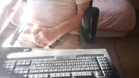 Snapshot of piavola2 chatting on 08/03/26, 05:50 piavola2 online show from 08/03/26, 05:50