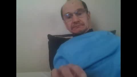 Snapshot of pichoun71 chatting on 02/23/25, 07:22 pichoun71 online show from 02/23/25, 07:22