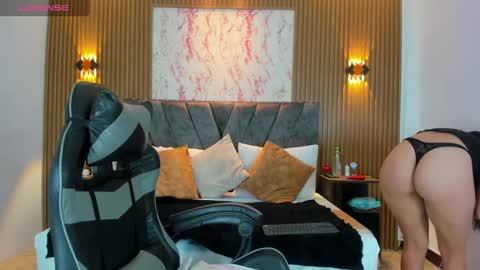 Your virtual goddess Luna  online show from 09/19/25, 09:37