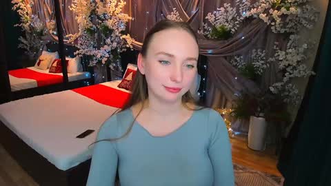 Emelie online show from 01/11/25, 04:25