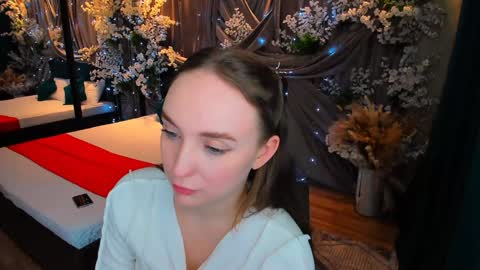 Emelie online show from 02/05/25, 07:53