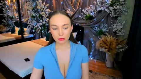 Emelie online show from 03/03/25, 10:20