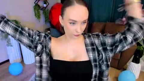 Emelie online show from 09/11/25, 07:47