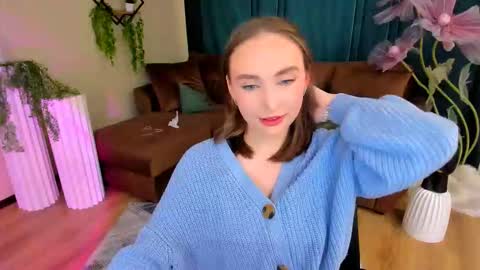 Emelie online show from 09/17/25, 07:26