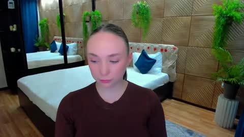 Emelie online show from 04/14/26, 10:21
