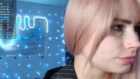 Snapshot of piera_ chatting on 09/20/25, 07:04 Piera online show from 09/20/25, 07:04