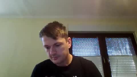 Snapshot of piercingsxxx chatting on 12/17/25, 08:53 piercingsxxx online show from 12/17/25, 08:53