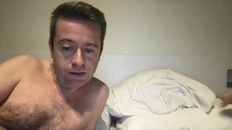 Snapshot of piericouple chatting on 04/21/26, 07:39 piericouple online show from 04/21/26, 07:39