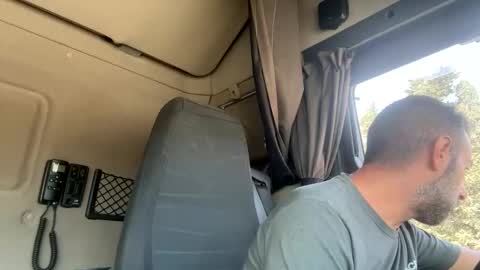 Snapshot of pierotu chatting on 09/17/25, 08:16 pierotu online show from 09/17/25, 08:16