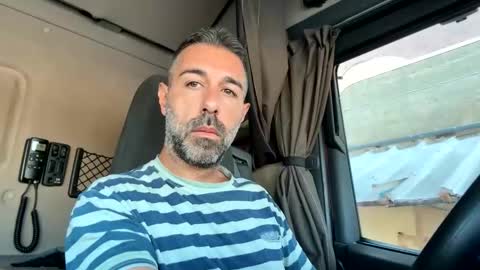 Snapshot of pierotu chatting on 09/25/25, 05:33 pierotu online show from 09/25/25, 05:33