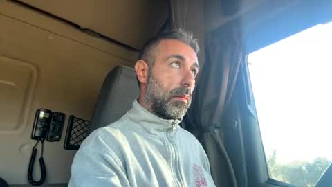 Snapshot of pierotu chatting on 10/23/25, 06:56 pierotu online show from 10/23/25, 06:56