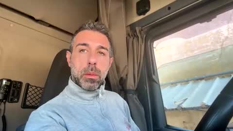 pierotu online show from 02/02/26, 09:19