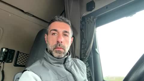 pierotu online show from 04/01/26, 01:01