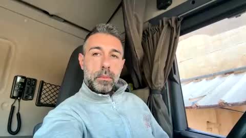 pierotu online show from 04/10/26, 05:23