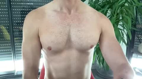 Snapshot of pierre81000 chatting on 11/05/25, 11:32 pierre81000 online show from 11/05/25, 11:32