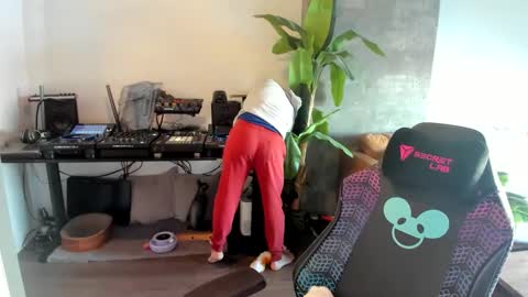 Snapshot of pierrefitch chatting on 02/26/25, 09:48 Pierre Fitch online show from 02/26/25, 09:48