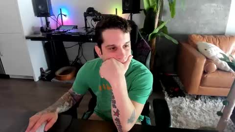 Snapshot of pierrefitch chatting on 03/01/25, 07:15 Pierre Fitch online show from 03/01/25, 07:15