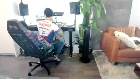 Snapshot of pierrefitch chatting on 03/12/25, 12:42 Pierre Fitch online show from 03/12/25, 12:42