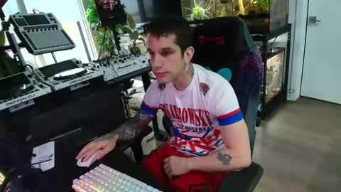 Snapshot of pierrefitch chatting on 11/03/25, 08:10 Pierre Fitch online show from 11/03/25, 08:10