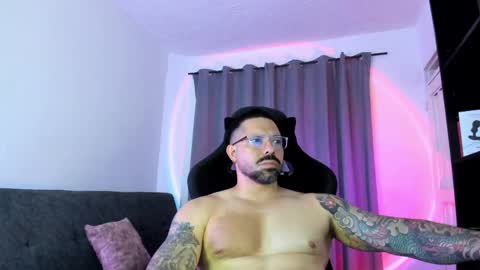 Snapshot of pierrevidal chatting on 05/19/26, 01:56 Pierre online show from 05/19/26, 01:56
