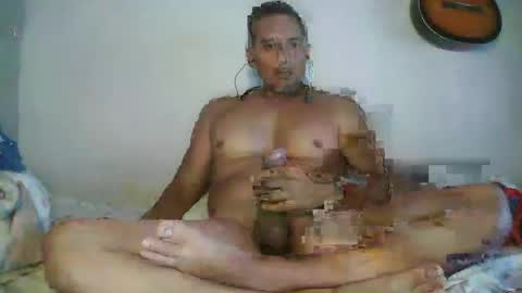 Snapshot of pieslatinos chatting on 03/23/26, 03:10 pieslatinos online show from 03/23/26, 03:10