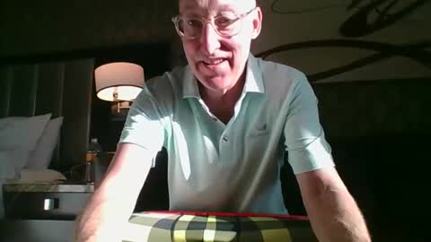 PieSunshine online show from 11/09/25, 04:16