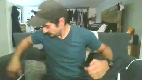 Snapshot of piggybottom299 chatting on 11/16/25, 04:18 piggybottom299 online show from 11/16/25, 04:18