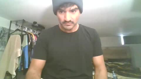 Snapshot of piggybottom299 chatting on 12/17/25, 06:36 piggybottom299 online show from 12/17/25, 06:36