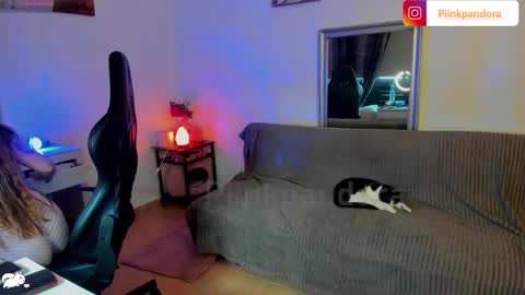 Snapshot of piinkpandora chatting on 11/14/25, 03:22 PiinkPandora online show from 11/14/25, 03:22